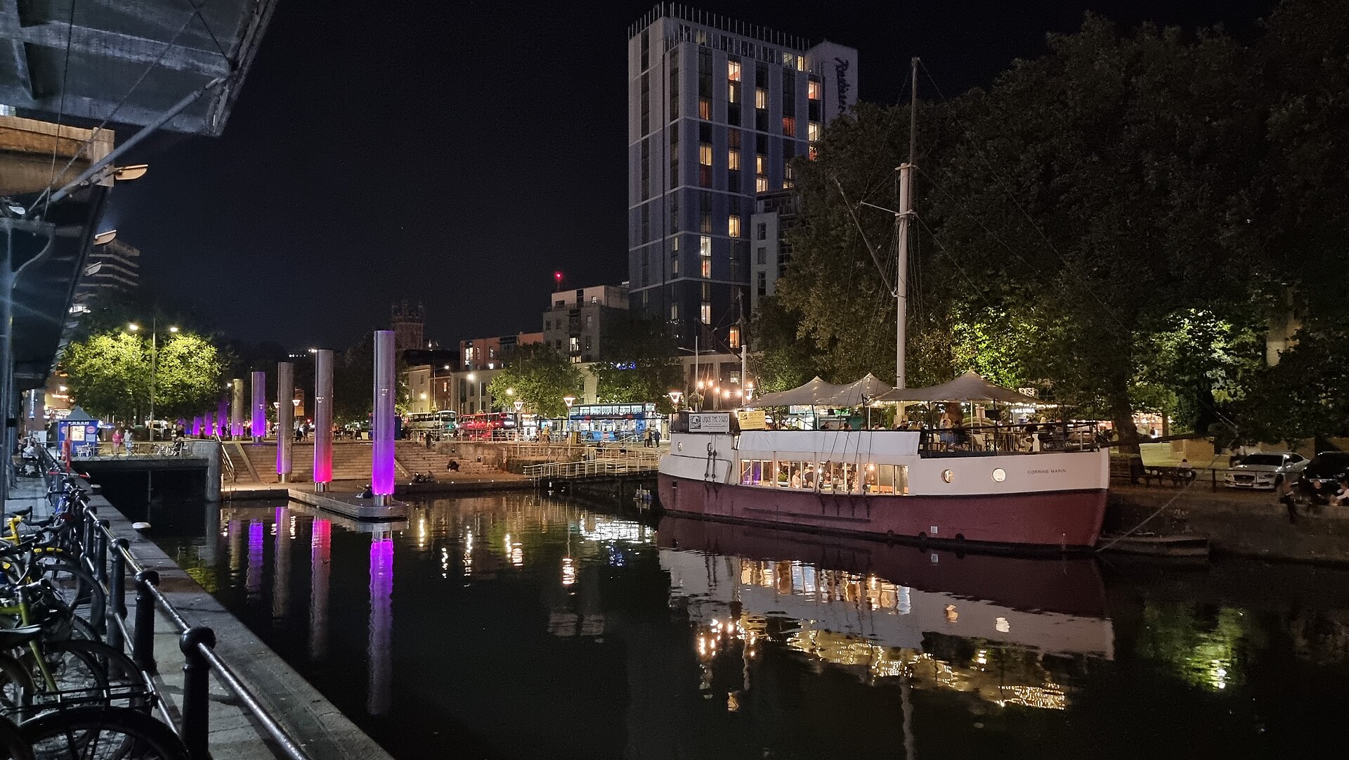 2023-09-15 Illuminations at night in Bristol, Floating Harbour seen from the Waterfront to the ship restaurant Under the Stars